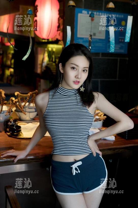 曝光Bangni邦尼空姐的秘密：精美写真图集大揭秘