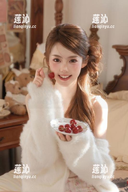 Dami(퀸다미)最新圣诞雪夜锦礼图包，带你体验冬季的温馨与奇幻