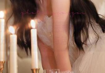 GIRLT果团网 - 来自云菲菲的死库水写真原图分享，感受清新与活力的完美结合！