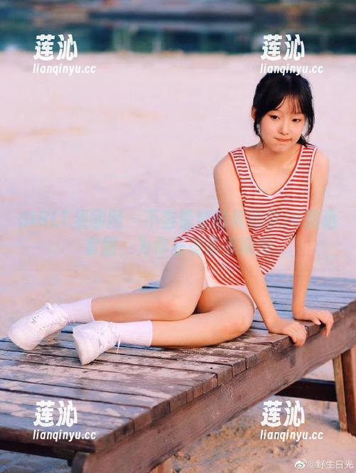 GIRLT果团网 - 不容错过的莫雅淇JK精选套图，为你呈现最美瞬间