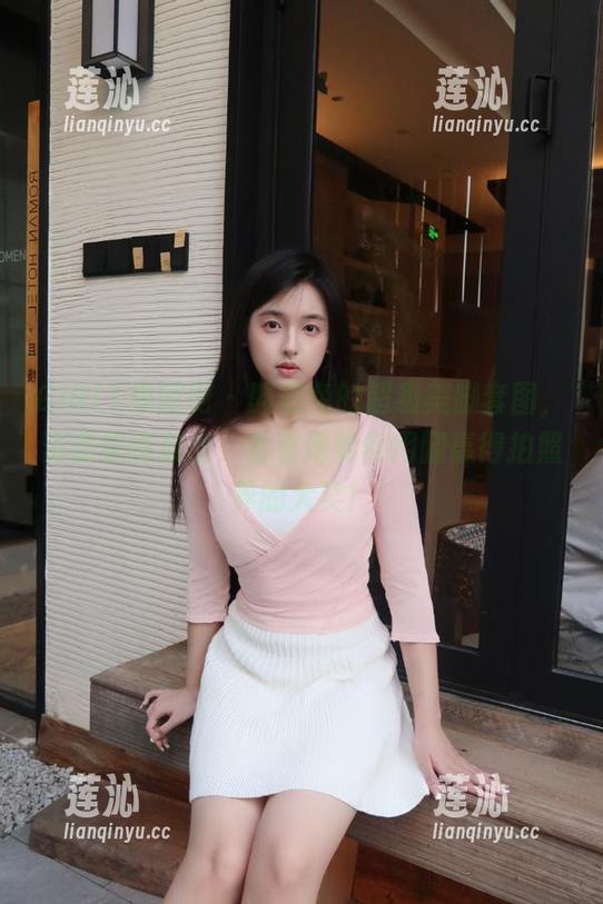 GIRLT果团网 - 酸酱兔的超级美脚套图，资源统统放出，看看她如何用腿赢得拍照界的大奖！