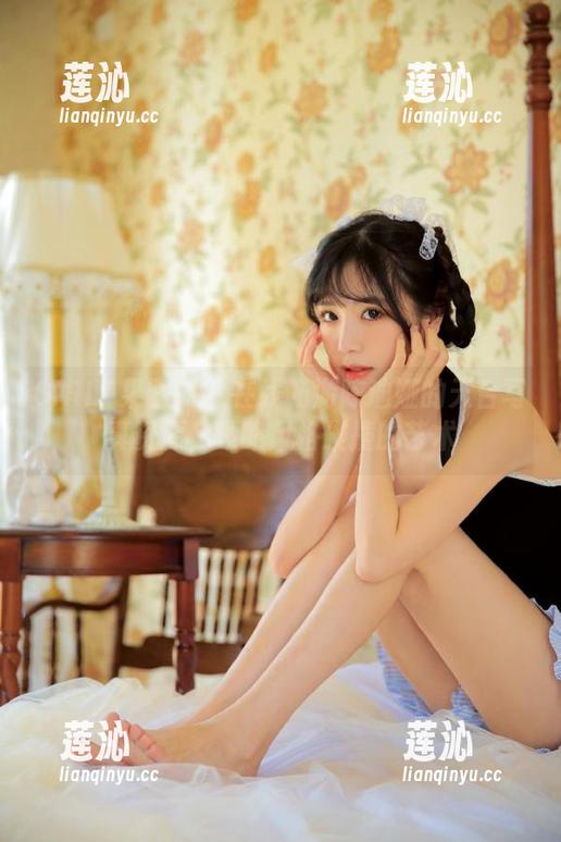 GIRLT果团网 - 在线畅游陈迪娅的天台写真资源，领略风格碰撞的艺术