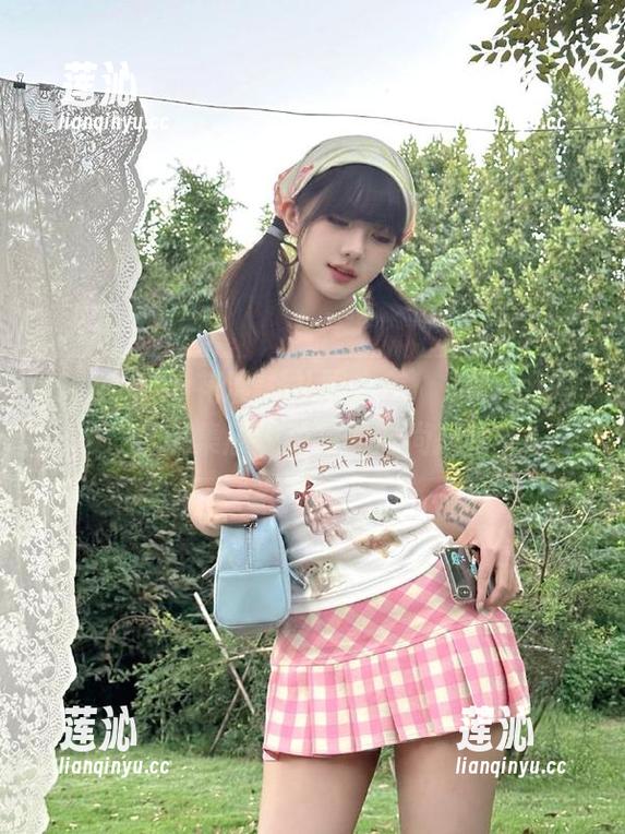 HuaYang花漾 - 礼服之美：玥儿玥er写真图集展现独特的时尚风格