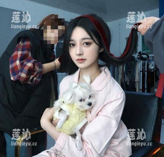 IMiss爱蜜社-程小烦不烦 IMiss爱蜜社 - 最新作品更新!“程小烦不烦”连衣裙系列,穿上后烦恼通通飞走不见!