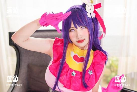 KaYa萱在线美图来袭，看看她如何把“Blacknurse”演绎得如此撩人心弦！