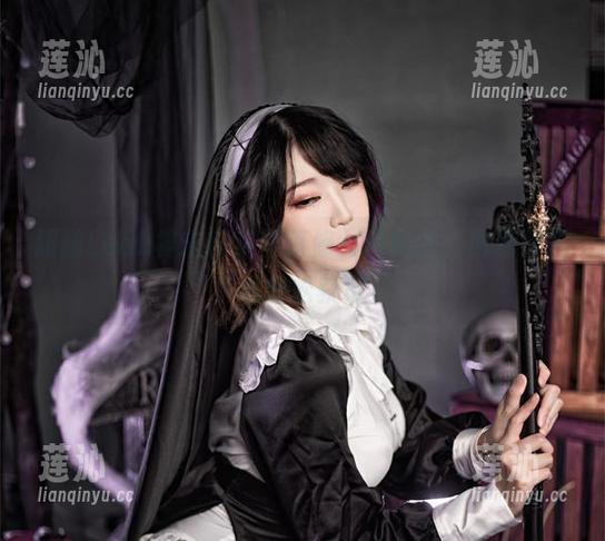 跟随Leah梓未探索堕落修女的秘密，最新作品下载轻松获取！