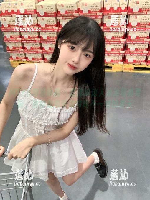 MTYH喵糖映画 - 蠢沫沫迷人泳池写真更新，独特视角带你领略不一样的夏天
