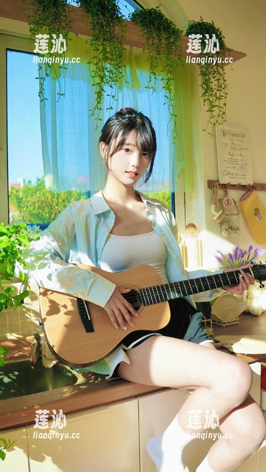 “喵糖映画”小女友写真集，分享那些轻松自如的甜美日常与梦幻画面！