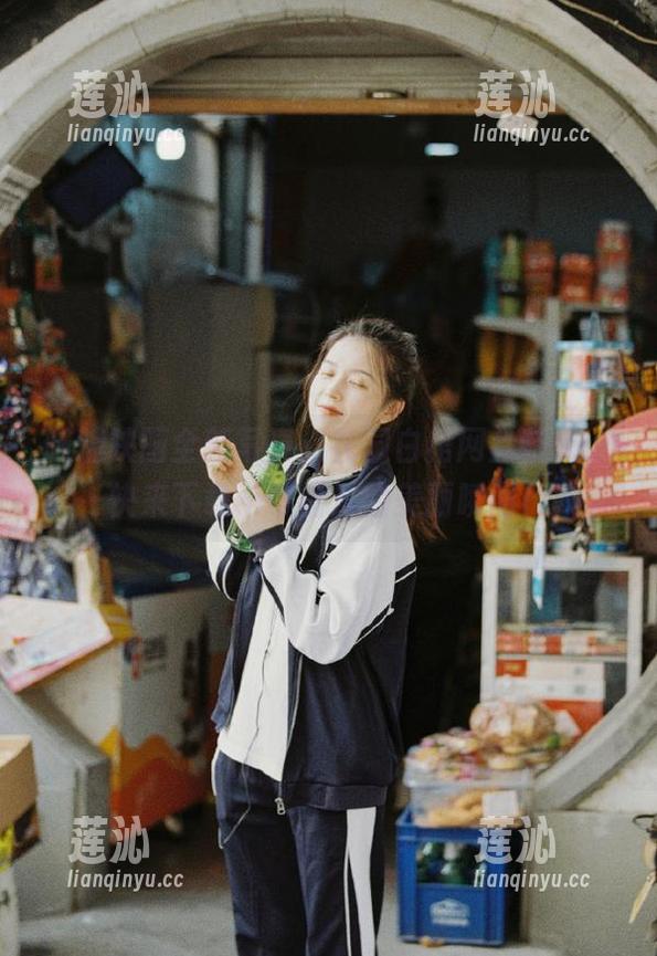 喵糖映画全新写真：花园白裙网盘特辑，快来下载不可错过的美丽瞬间！