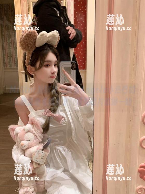 MiStar魅妍社 - 观看Angela小热巴的美丽变身《修女》，精美图片值得一睹