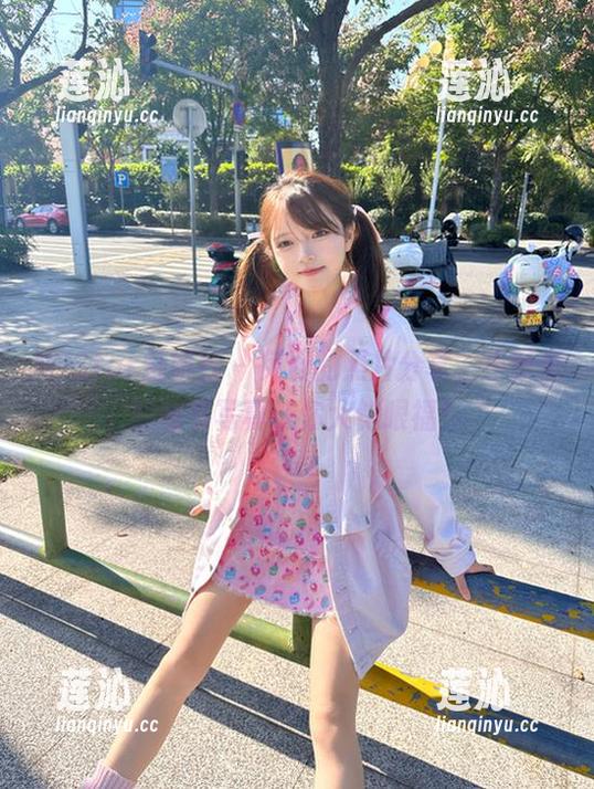 MiStar魅妍社 - 免费的照片分享，小蕾蕾的秘书写真让你大饱眼福！