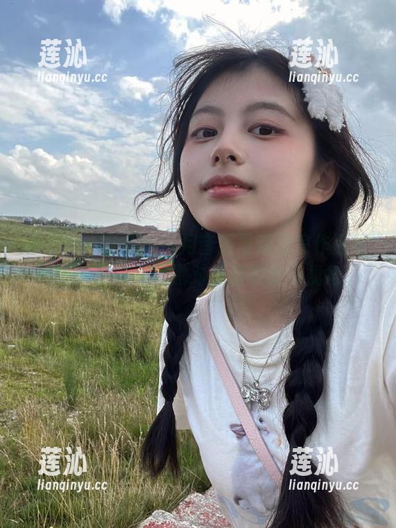 MiiTao蜜桃社 - 月音瞳最新居家作品原图，细腻呈现她对生活的独特视角