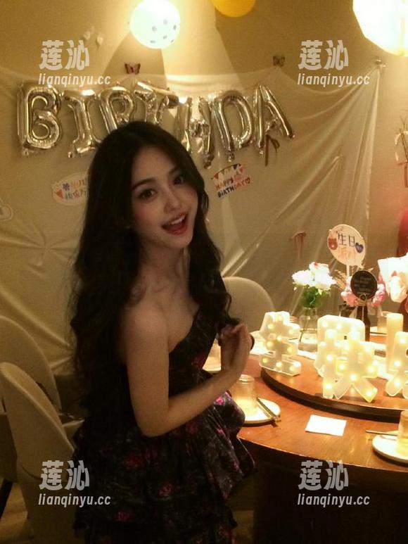 MintYe薄荷叶-佘贝拉bella MintYe薄荷叶 - 感受佘贝拉bella女神的私拍美图,仿佛走入梦幻般的世界!