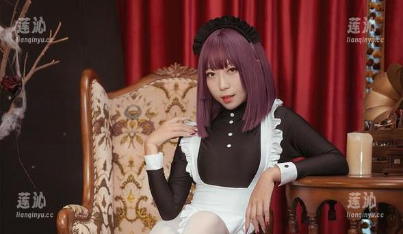 颠覆传统审美！“Money冷冷”私拍写真展示的衬衫裙新穿法，等你来欣赏！