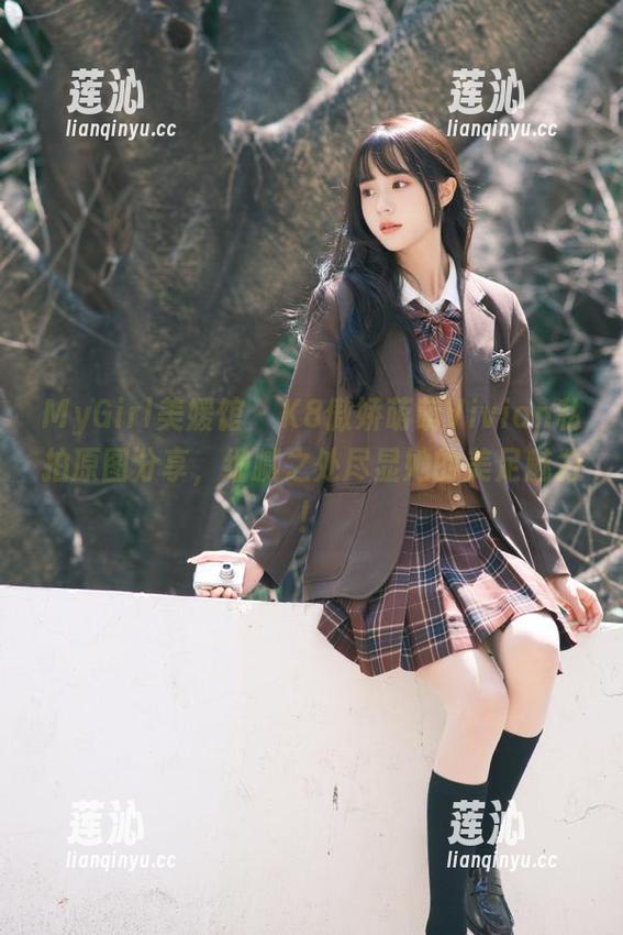 MyGirl美媛馆 - K8傲娇萌萌Vivian私拍原图分享，细腻之处尽显她的美足魅力！