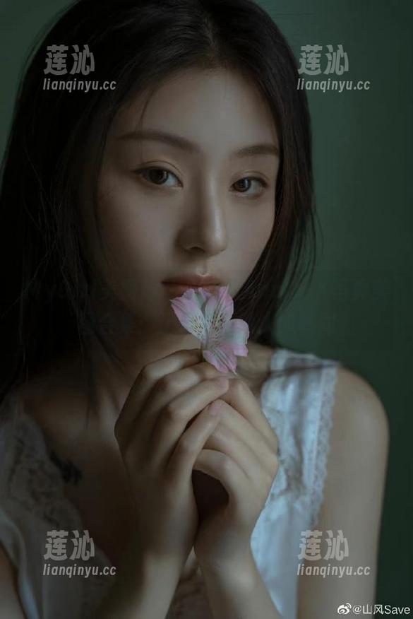 MyGirl美媛馆 - 子纯儿AnnieJK写真美图合集：记录每个动人的瞬间