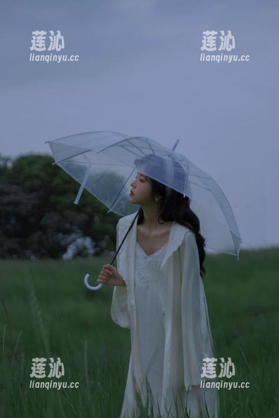 MyGirl美媛馆 - 完整下载沈佳熹比基尼写真全集，看她如何在镜头前尽显风情万种！