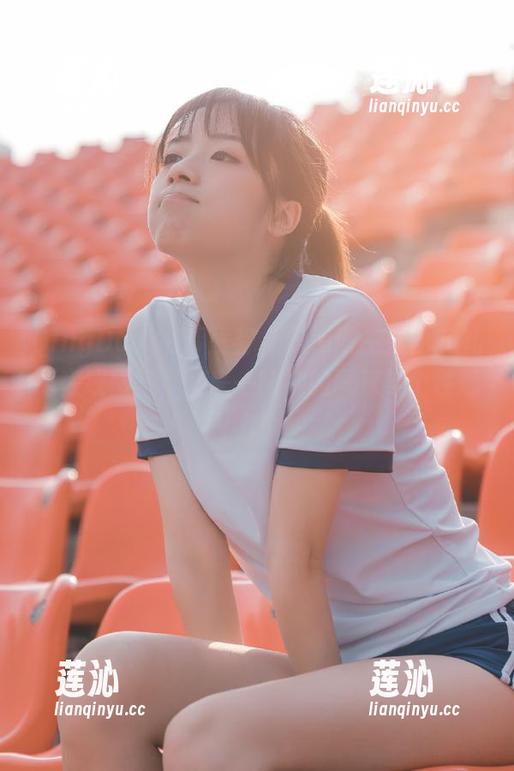 QingDouKe青豆客 - 时尚博主婕西儿礼服在线图集，快来一睹她的风采与个性魅力！