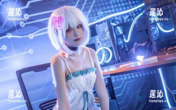 Quan冉有点饿个人写真美图精选：从电锯人玛奇玛说起