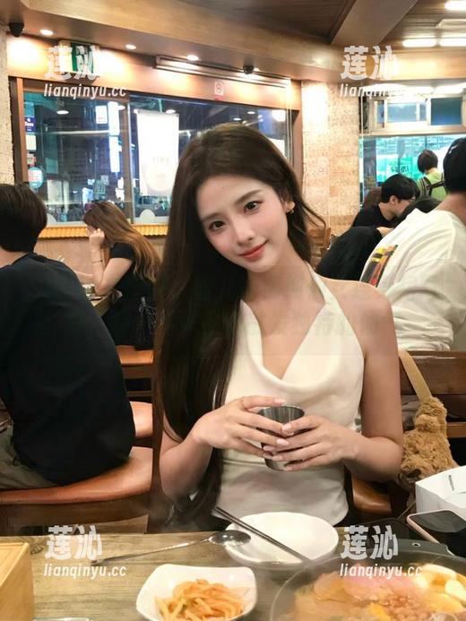SIW斯文传媒 - 蓉儿的清纯仙女连身裙写真，每一幅作品都散发独特的仙气