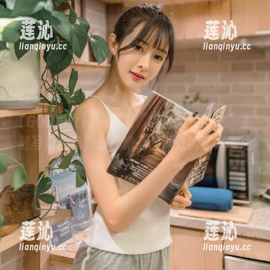TGOD推女神 - 探索“娜依灵儿修女”主题写真合集，分享她心灵深处的艺术表达