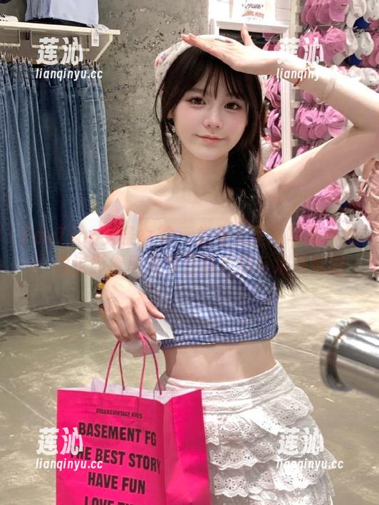TouTiao头条女神 - 松果儿圣诞写真合集：通过影像感受节日的欢愉与浪漫氛围