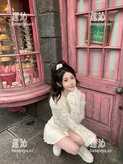 TouTiao头条女神 - 一起欣赏梁芮溪的花嫁写真，汇聚精彩原图与唯美合集