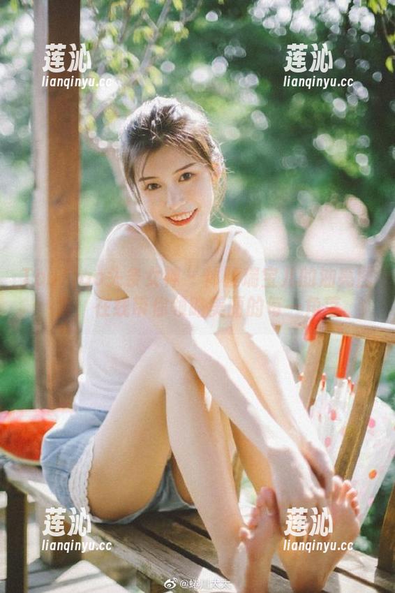 TouTiao头条女神-瑞宝儿 TouTiao头条女神 - 体验瑞宝儿的油亮图集,在线带你领略美丽的每一角落