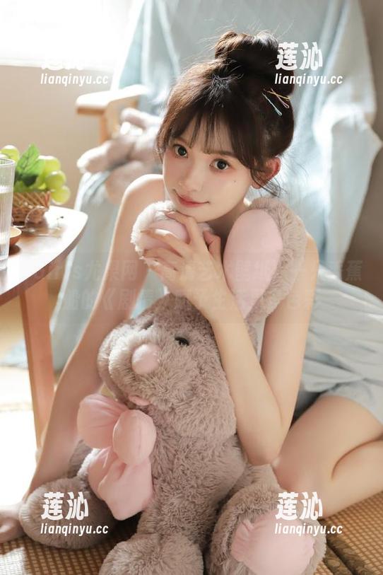 UGirls尤果网 - 高清艺术壁纸：一只香蕉船的《剧情》赋予生活更多色彩