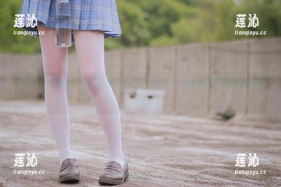 UGirls尤果网 - 收藏乔依琳天台作品集，获取珍稀写真资源的机会