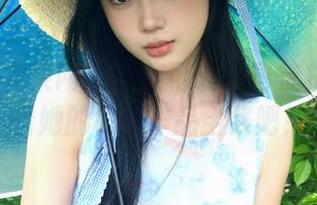 UGirls尤果网 - 俏皮可爱的司徒林：来看看她的秘书作品全集吧！
