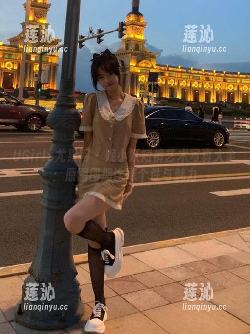 UGirls尤果网 - 妮小妖短裤艺术写真大全：原图图册诠释个性与魅力