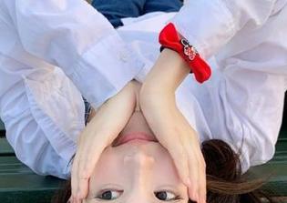 UGirls尤果网 - 下载孟思雨油亮写真全集：体验不一样的艺术视野