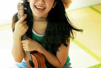 UGirls尤果网 - 欣杨Kitty短裙的时尚故事：精选写真展现她的无限魅力与风采