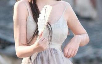 UGirls尤果网 - 温鈊怡校服写真作品，让我们一起下载可爱的校园回忆！
