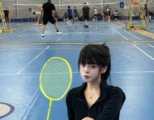UGirls尤果网 - 探秘赵娜娜最新比基尼图包，享受阳光和沙滩的完美结合