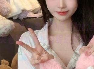 UGirls尤果网 - 免费的陈宝拉比基尼作品，笑看她如何把自嘲进行到底！