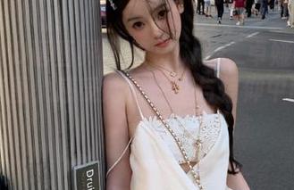 XIAOYU语画界 - 欣赏Cris_卓娅祺修女写真套图，感受她在艺术与信仰中的真实诠释