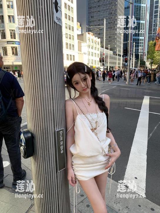 XIAOYU语画界 - 欣赏Cris_卓娅祺修女写真套图，感受她在艺术与信仰中的真实诠释