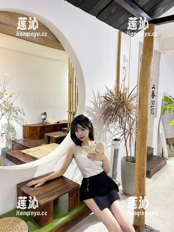 XIAOYU语画界 - “白色”与“Miko酱”的灵感碰撞，无圣光图集让你领略极致的艺术美感