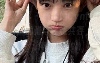 XIAOYU语画界 - 杨紫嫣Cynthia丝袜高清写真资源，优雅与性感共存，马上下载体验！