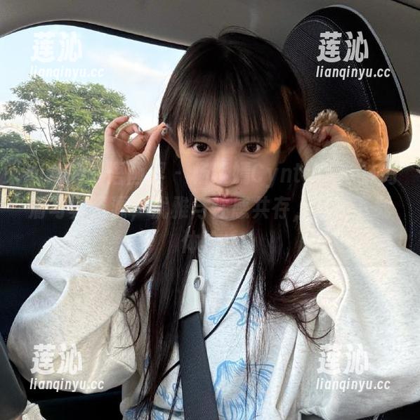 XIAOYU语画界 - 杨紫嫣Cynthia丝袜高清写真资源，优雅与性感共存，马上下载体验！