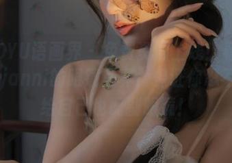 XIAOYU语画界 - 免费资源上线！看看王馨瑶yanni的眼镜写真，保证你忍不住想给自己也配副眼镜！
