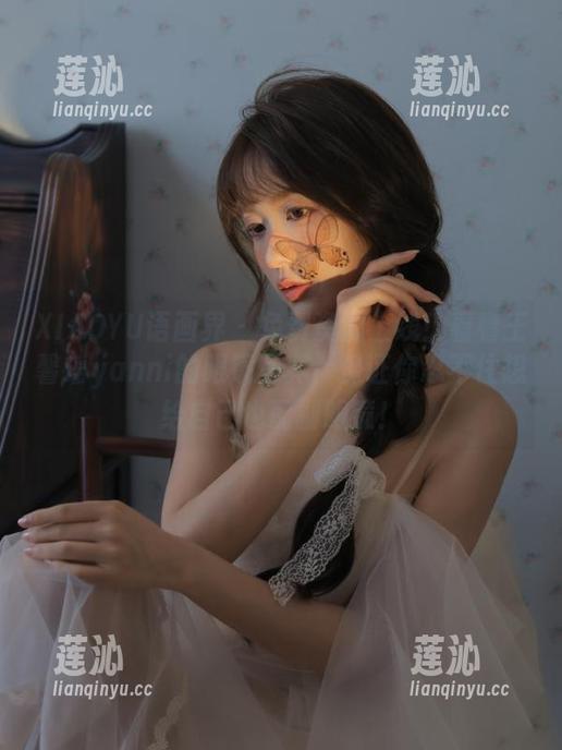 XIAOYU语画界 - 免费资源上线！看看王馨瑶yanni的眼镜写真，保证你忍不住想给自己也配副眼镜！