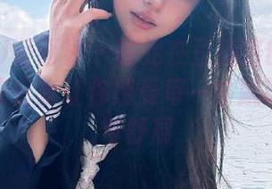 XIAOYU语画界 - 驻足在豆瓣酱的瑜伽时光：图库分享让你感受每一寸肌肤的自由与舒展