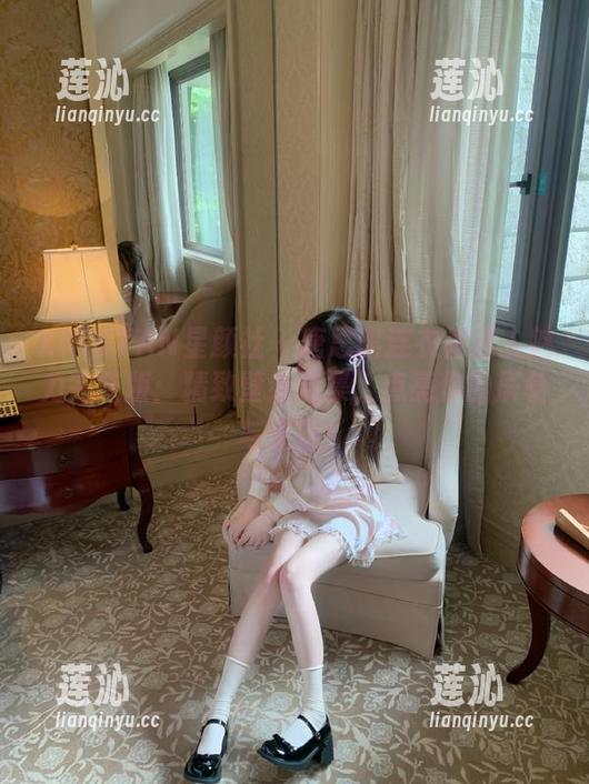 XINGYAN星颜社 - 唐思琪连衣裙迷人魅力完整版：精致壁纸合集，点亮你的屏幕与生活！