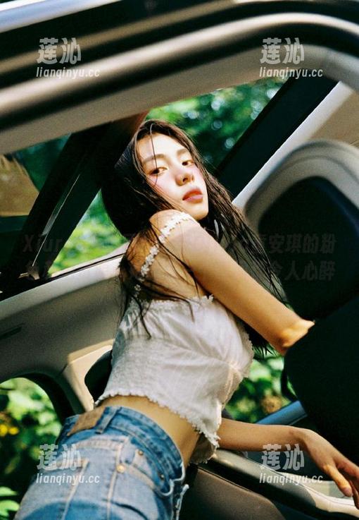 Xiuren秀人网 - 感受Olivia童安琪的粉色私拍资源：她的每一个瞬间都令人心醉