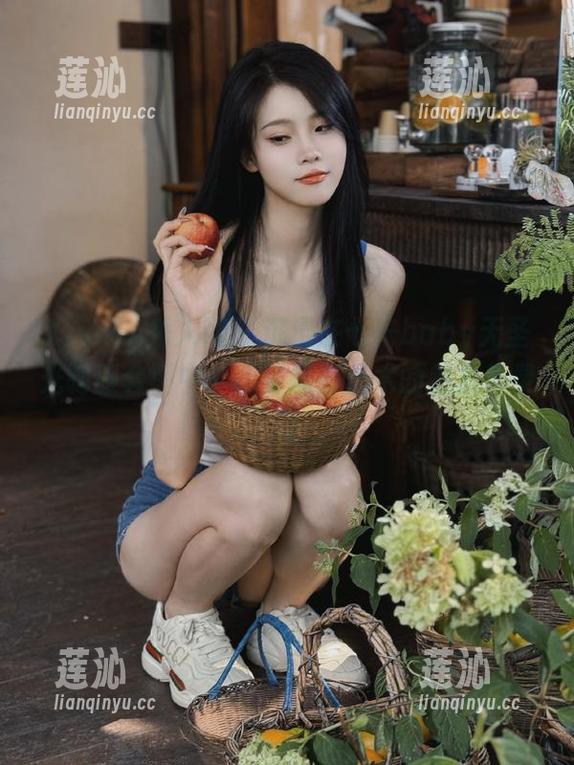 Xiuren秀人网 - 沉浸在七米baby无圣光制服套图中，感受摄影艺术的魅力与灵动