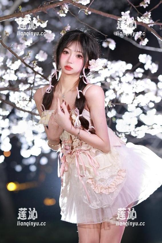 Xiuren秀人网 - 小小白思宜婚纱套图精选，倾心记录每一寸人生美好！