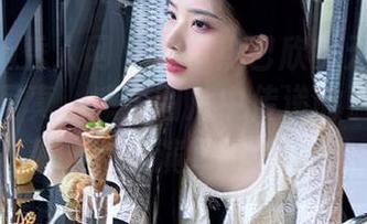 Xiuren秀人网 - 随小热巴欣赏无圣光下的毛衣写真，感受图片中传递的温暖与恬静，完美演绎时尚风。